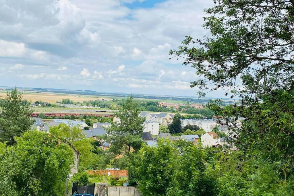 Appartement Jolie Vue Laon Exterior foto